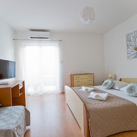 Apartments Rudi ロクヴァ・ロゴズニツァ エクステリア 写真