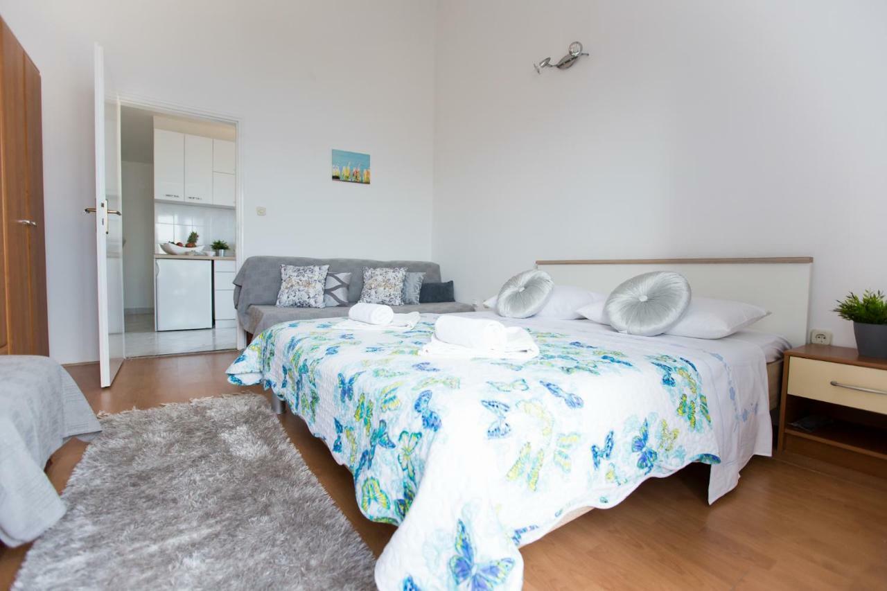 Apartments Rudi ロクヴァ・ロゴズニツァ エクステリア 写真